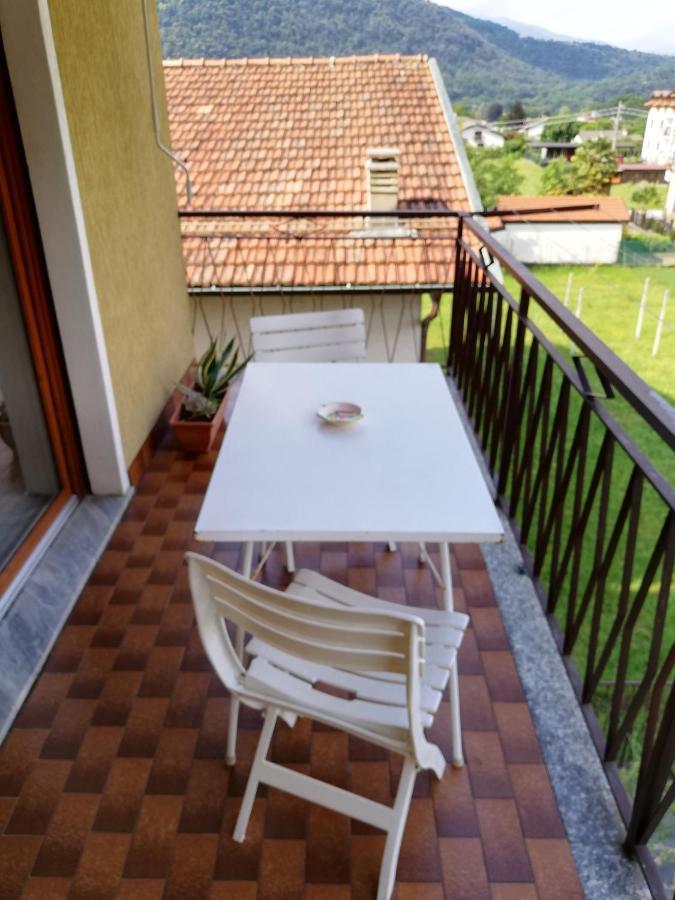 Appartement La Rosa Rossa à Cambiasca Extérieur photo